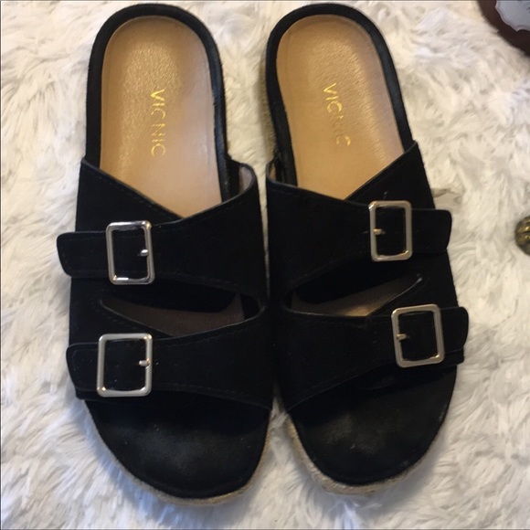 Vionic Shoes - Vionic  Size 7.5 Black With Silver Buckle